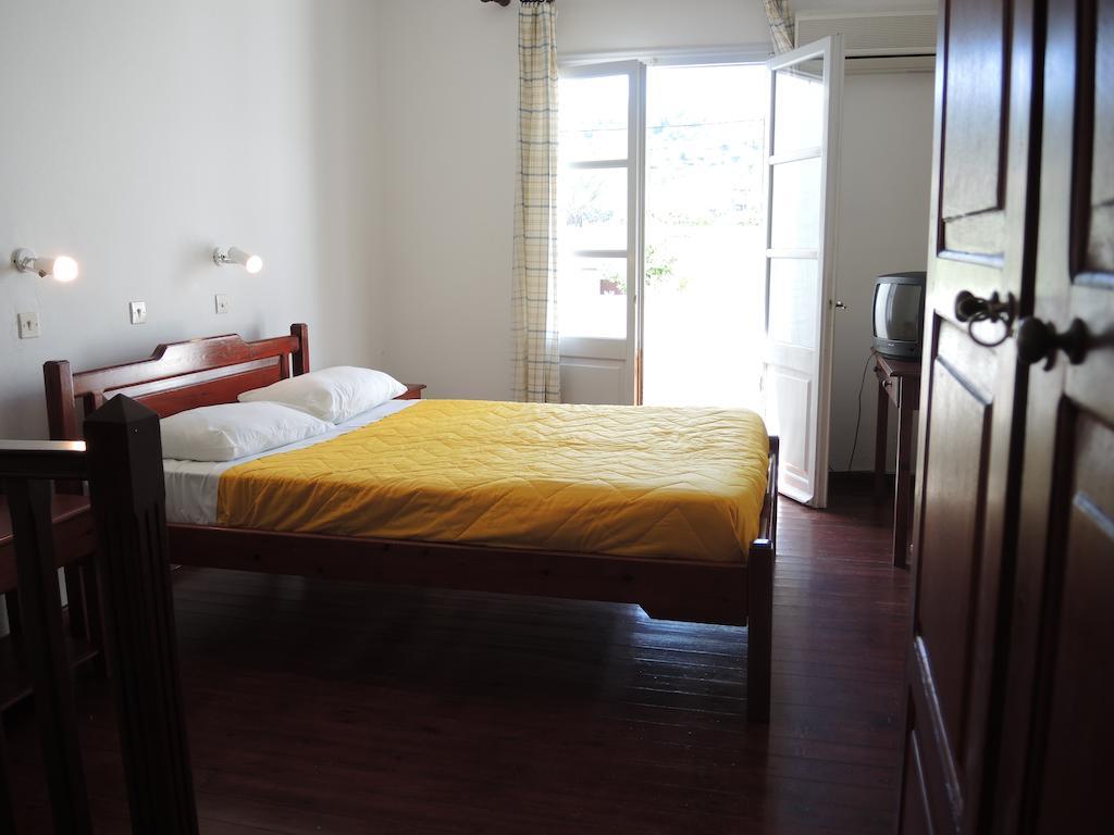 Utopia Hotel Apartments Agia Marina  Bilik gambar