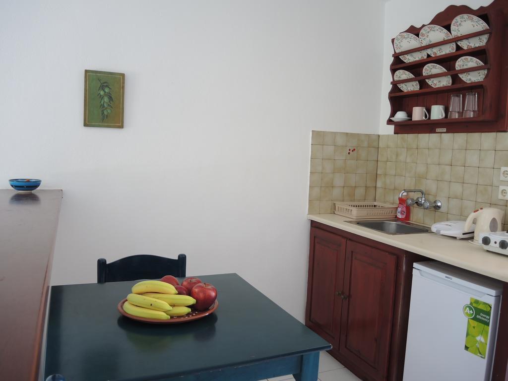 Utopia Hotel Apartments Agia Marina  Luaran gambar